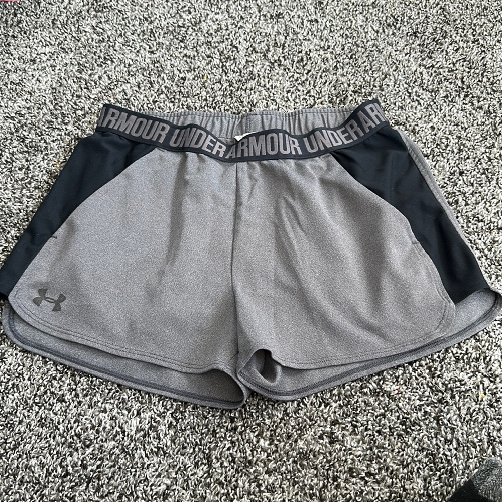 COPY - Women’s Under Armour Shorts size M